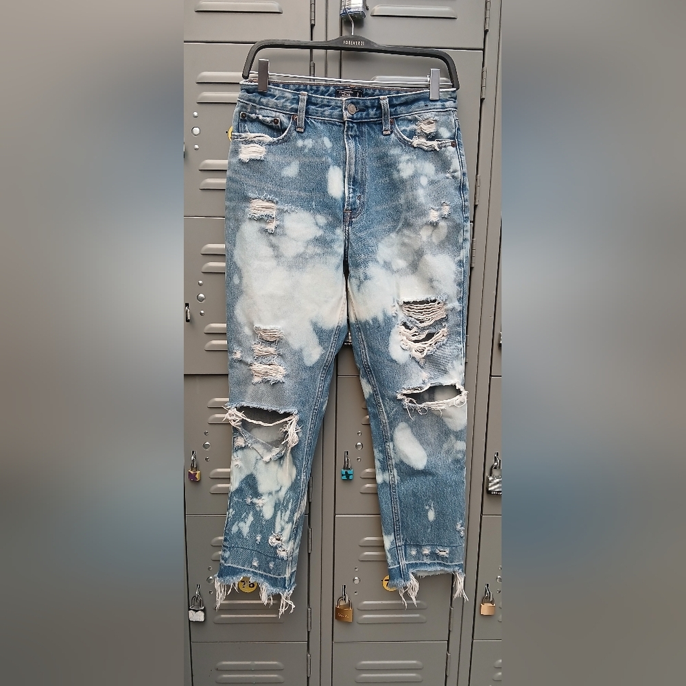 ABERCROMBIE & FITCH 28/6R Annie High Rise Girlfriend Distressed Raw Hem Jean